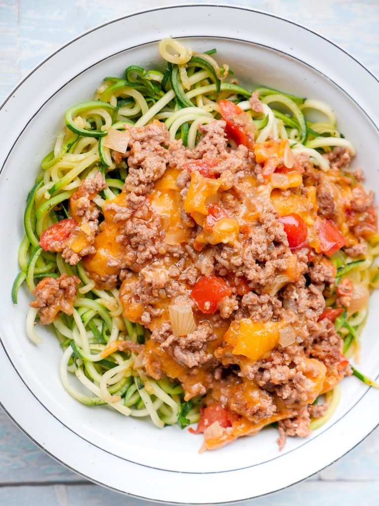  Low Carb Taco and zucchini noodles with minced meat, cheddar and tomatoes 